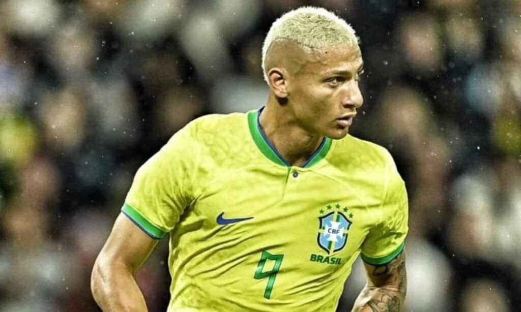 Nome do Brasil no primeiro jogo do Campeonato Mundial de Futebol,  Richarlison é estrela de minidocumentário da Kwai - Diário do Rio de Janeiro