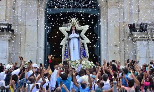 
				
					FOTOS: Festa da Padroeira da Bahia volta a ser realizada em Salvador após 2 anos de pandemia
				
				