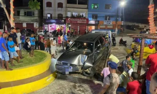 
				
					Homem é preso em flagrante suspeito de atropelar sete pessoas no sul da Bahia
				
				