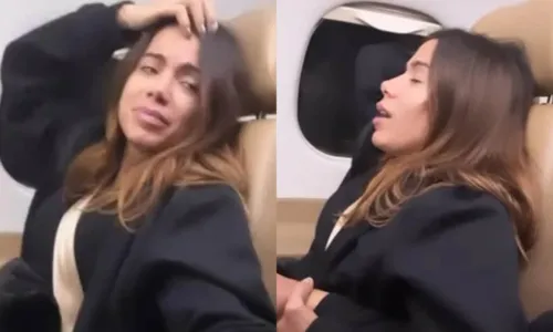 
				
					Anitta se desespera com turbulência em avião e reza em voo; assista
				
				