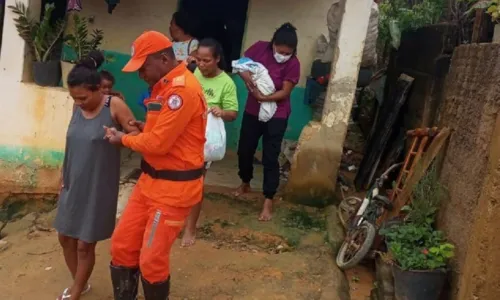 
				
					Chuvas na Bahia: Mais de 65 mil pessoas são afetadas em todo o estado
				
				