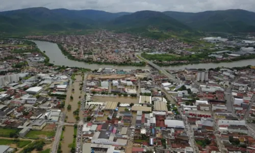 
				
					Chuvas da Bahia: Jequié tem pior enchente desde 1981
				
				