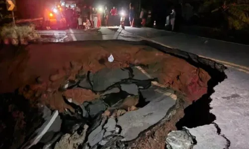 
				
					Rodovias são recuperadas e liberadas após danos causados pela chuva na Bahia
				
				