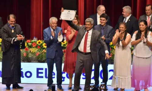 
				
					Eleito governador da Bahia, Jerônimo Rodrigues é diplomado no TRE
				
				
