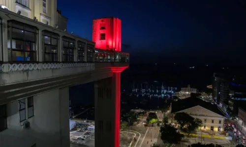 
				
					Monumentos de Salvador recebem iluminação especial em alusão ao Dezembro Vermelho
				
				