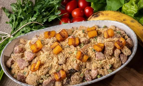 
				
					Natal brasileiro: aprenda três receitas de farofa para compor a mesa de jantar
				
				