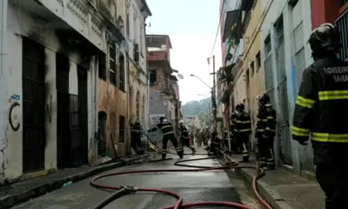 
				
					Incêndio de grandes proporções atinge casarão do Centro Histórico de Salvador; veja vídeo
				
				
