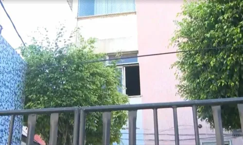 
				
					Apartamento de estudantes pega fogo no bairro de Ondina, em Salvador
				
				