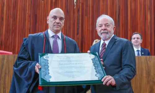 
				
					Lula e Alckmin são diplomados no TSE
				
				