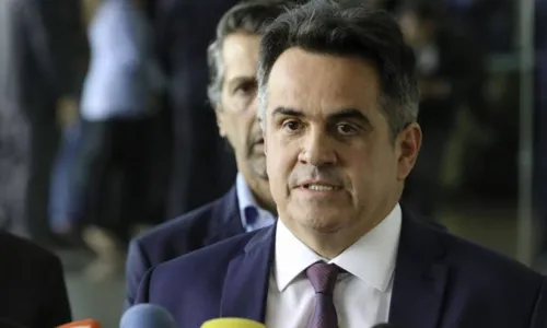 
				
					Bolsonaro exonera Ciro Nogueira da Casa Civil em penúltimo dia de governo
				
				