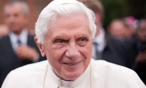 
				
					Morre Papa Bento XVI aos 95 anos
				
				