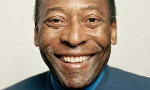 
				
					Atestado de óbito aponta que Pelé morreu por insuficiência renal e cardíaca, broncopneumonia e adenocarcinoma de cólon
				
				