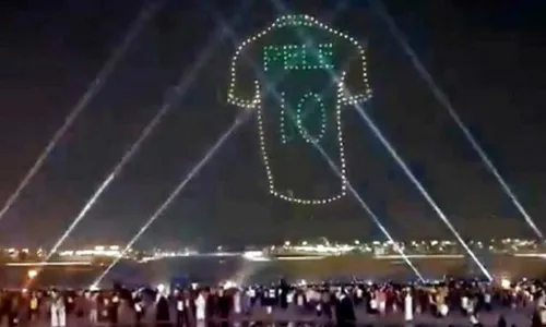 
				
					Réveillon de Santos terá show de drones em homenagem a Pelé
				
				