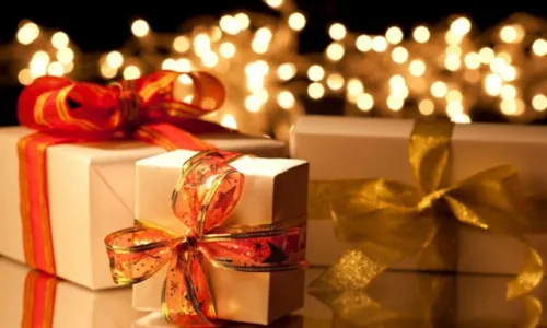
				
					De R$ 30 a R$ 1000: confira opções de presentes para o Natal
				
				