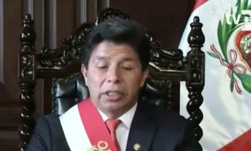 
				
					Presidente do Peru anuncia dissolução do Congresso e 'governo de exceção'
				
				