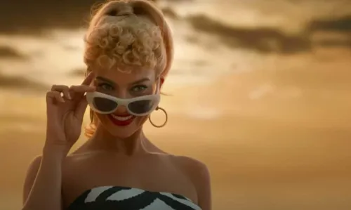 
				
					Primeiro trailer do live-action de Barbie é lançado; assista
				
				