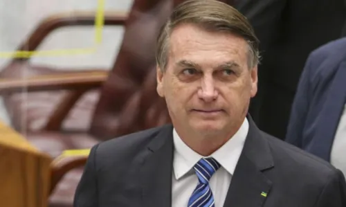 
				
					Bolsonaro está internado em um hospital dos Estados Unidos, diz colunista
				
				