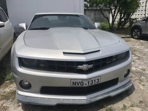 
				
					Camaro é arrematado pelo dobro do valor inicial em leilão que arrecadou R$ 1,2 milhão
				
				