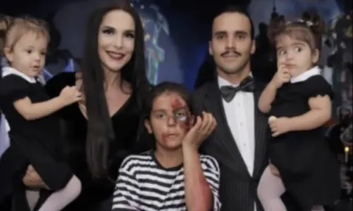 
				
					Ivete Sangalo entra em desafio de ‘Wandinha’ e relembra família fantasiada como os Addams: ‘Coisa mais linda’
				
				