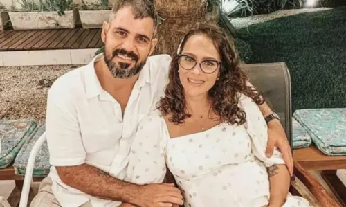 
				
					Juliano Cazarré revela estar há 6 meses sem sexo: ‘Nos revezando no hospital’
				
				