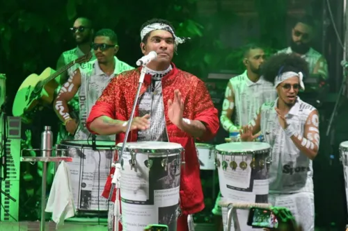 
				
					Timbalada retoma ensaios de verão no Guetho Square ao lado de Brown, Claudia Leitte e Durval; FOTOS
				
				