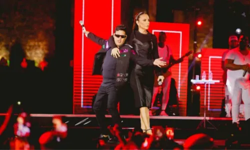 
				
					Com Ivete Sangalo, Thiago Aquino lança primeira música de DVD gravado em Salvador: 'A realização de um grande sonho'
				
				