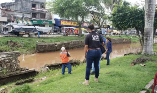 
				
					Número de atingidos pelas chuvas na Bahia sobe para mais de 60 mil pessoas
				
				