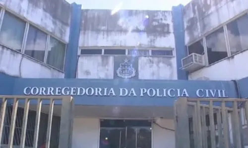 
				
					Mulher teria fingido ser delegada para ajudar policial civil a sequestrar filho em Salvador
				
				