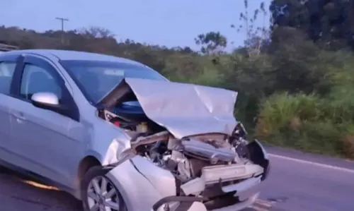 
				
					Prefeito de Cruz das Almas sofre acidente de carro na BR-101
				
				