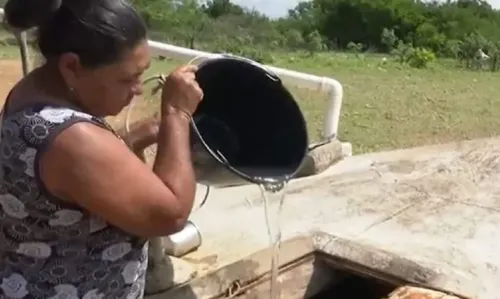 
				
					Exército interrompe distribuição de água potável em 26 munícipios da Bahia
				
				
