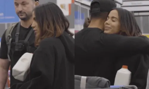 
				
					Anitta doa carro para família em mercado nos Estados Unidos
				
				