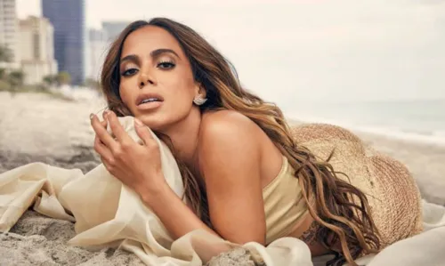 
				
					Após sumiço das redes sociais, Anitta atualiza estado de saúde: 'Tenho feito tratamentos alternativos'
				
				