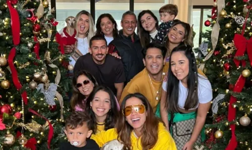 
				
					É Natal! Celebridades comemoraram data festiva ao lado de familiares
				
				