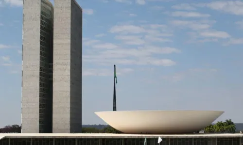 
				
					Plenário da Câmara se reúne hoje para votar PEC da Transição
				
				