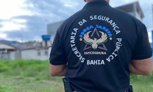 
				
					Polícia faz operação contra milicianos que atuam na Chapada Diamantina
				
				