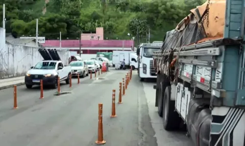 
				
					Terminal Ferry Boat tem longas filas para embarque neste feriado; confira
				
				