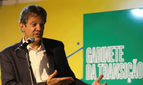 
				
					Haddad anuncia duas mulheres para compor equipe na Fazenda
				
				