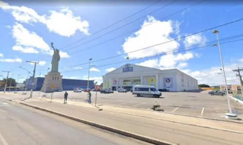 
				
					Vídeos mostram destruição e combate ao fogo em loja da Havan de Vitória da Conquista
				
				