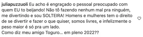 
				
					Julia Puzzuoli rebate críticas após beijar 30 pessoas durante a Farofa da Gkay: ‘Não tô fazendo mal pra ninguém’
				
				