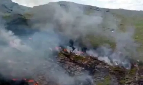 
				
					Brigada Voluntária de Lençóis combate incêndio na Serra do Mucugezinho, na Chapada Diamantina
				
				