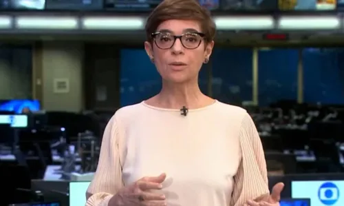 
				
					Renata Lo Prete viraliza nas redes sociais ao trocar de sapato ao vivo durante Jornal da Globo
				
				