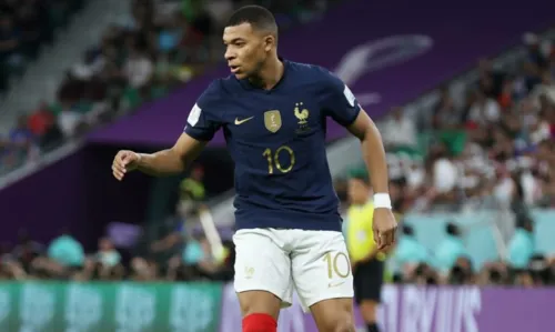 
				
					Astro da seleção francesa, Mbappé é alvo de ofensas transfóbicas e racistas
				
				