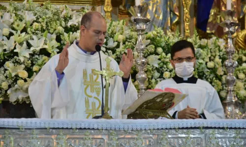 
				
					Festa de Nossa Senhora da Conceição reúne fiéis e devotos no Comércio, em Salvador
				
				