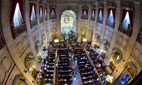 
				
					Festa de Nossa Senhora da Conceição reúne fiéis e devotos no Comércio, em Salvador
				
				