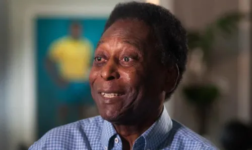 
				
					Pelé será homenageado no escudo do Santos em 2023
				
				