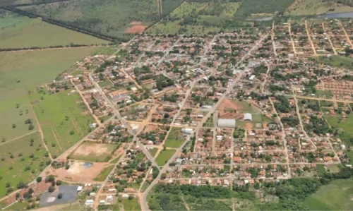 
				
					Bebê recém-nascido é abandonado em caixa de papelão na Bahia; criança ainda estava com cordão umbilical
				
				