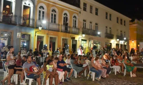 
				
					FOTOS: projeto 'Sacadas Musicais' leva espírito natalino ao Pelourinho
				
				