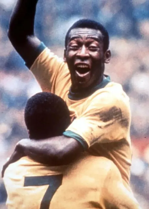 
				
					Pelé foi tricampeão mundial pelo Brasil; relembre história do craque com a seleção
				
				