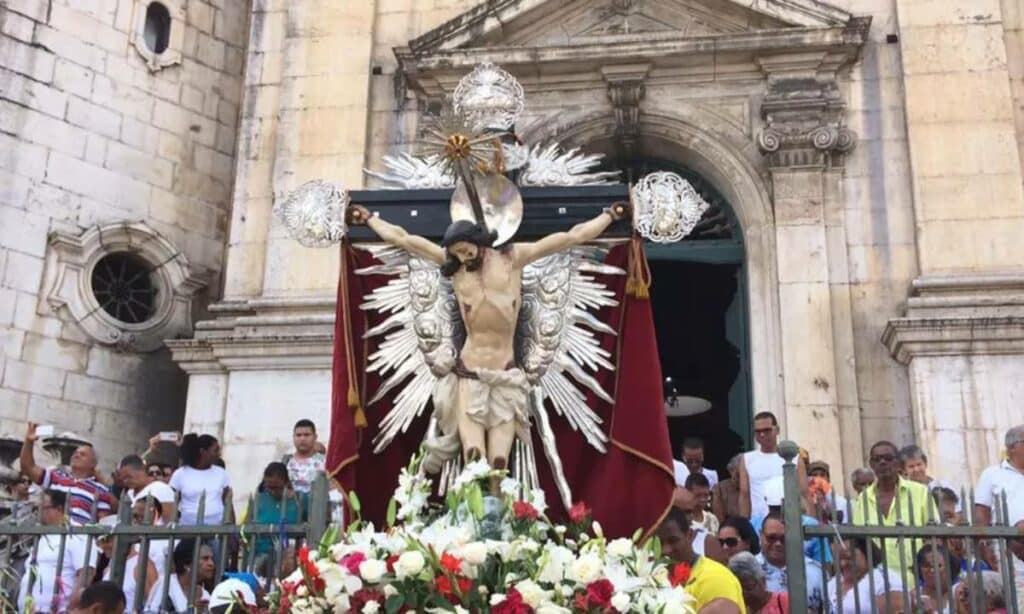 Como acontece há 200 anos, devotos celebram Bom Jesus dos  Navegantes e Senhora da Boa Viagem