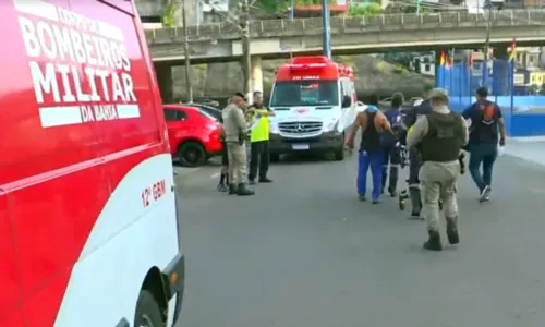 
				
					Três pessoas ficam feridas após atropelamento na Rótula do Abacaxi, em Salvador
				
				